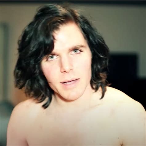 Why Exactly Has Controversial YouTuber Onision Been。